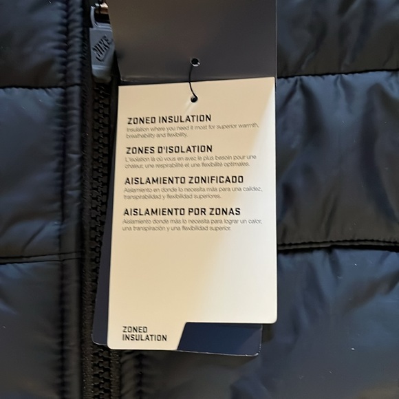 NIKE MENS XL. ZONED INSULATION JACKET BLACK with hood.  NWT - Picture 3 of 9